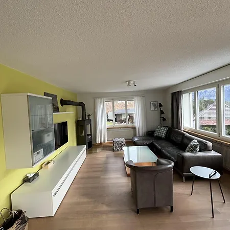 בית נופש Lakeviewhouse Sundlauenen