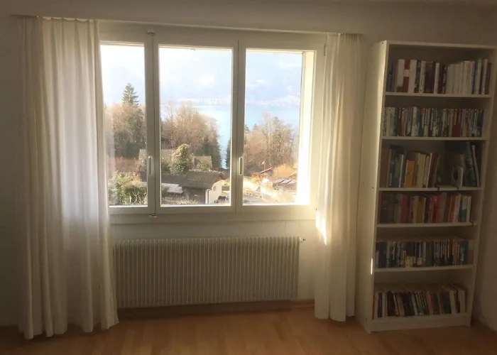 בית נופש Lakeviewhouse Sundlauenen